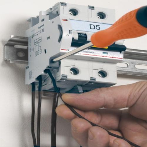 Inversor contacto auxiliar ( AC ) DX³ - 6A 240V~ - 0.5 módulo