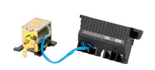 Relé de Mínima Tensión CHINT S.H.R 230V AC para Interruptores NM1-100/125 – Código 072102312CH